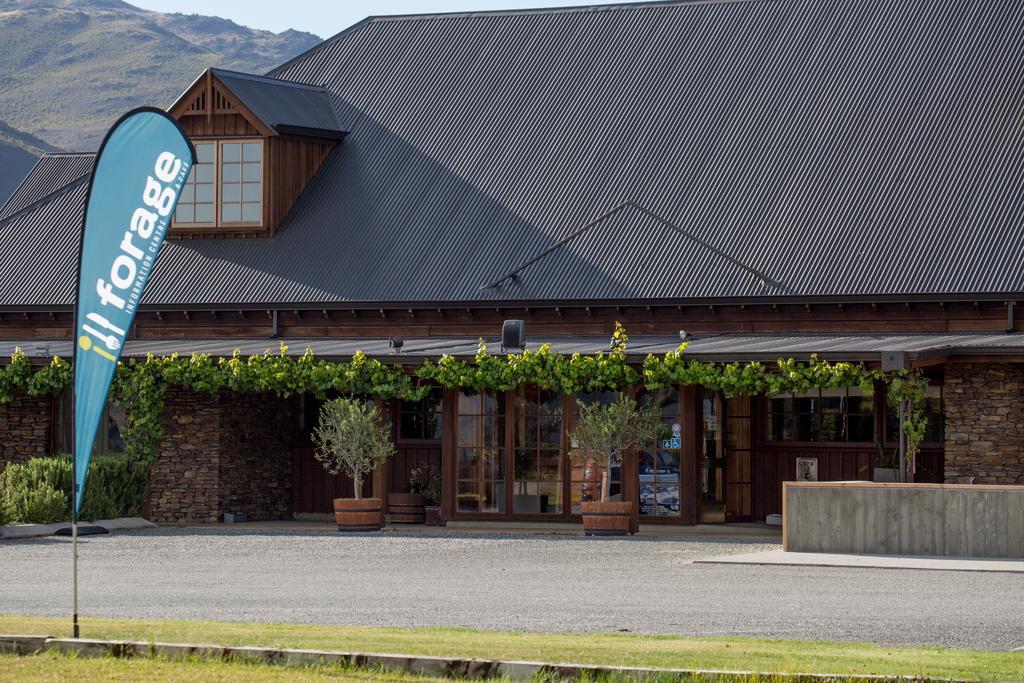 The Harvest Hotel Cromwell Exterior photo